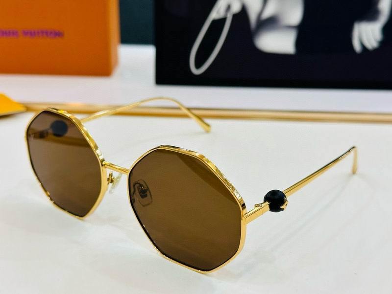 LV Sunglasses 708